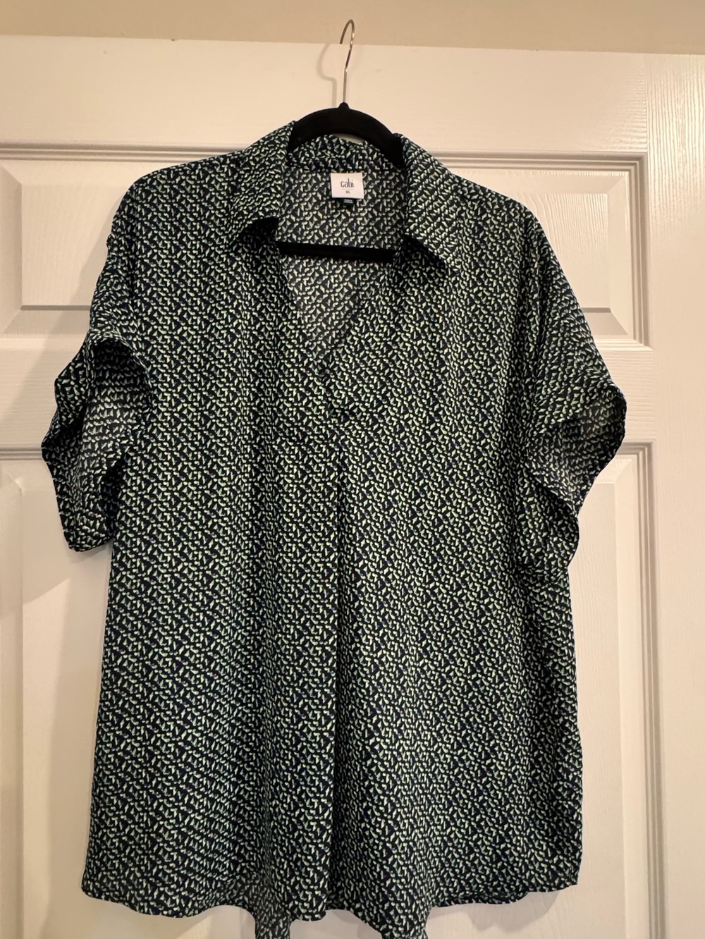 cabi Replay Top #6505 Navy Green Geometric XL
